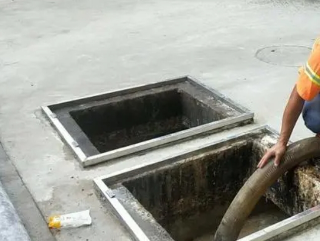 宏伟化粪池清理