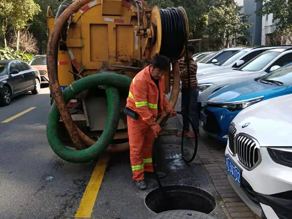 宏伟排污管道清淤